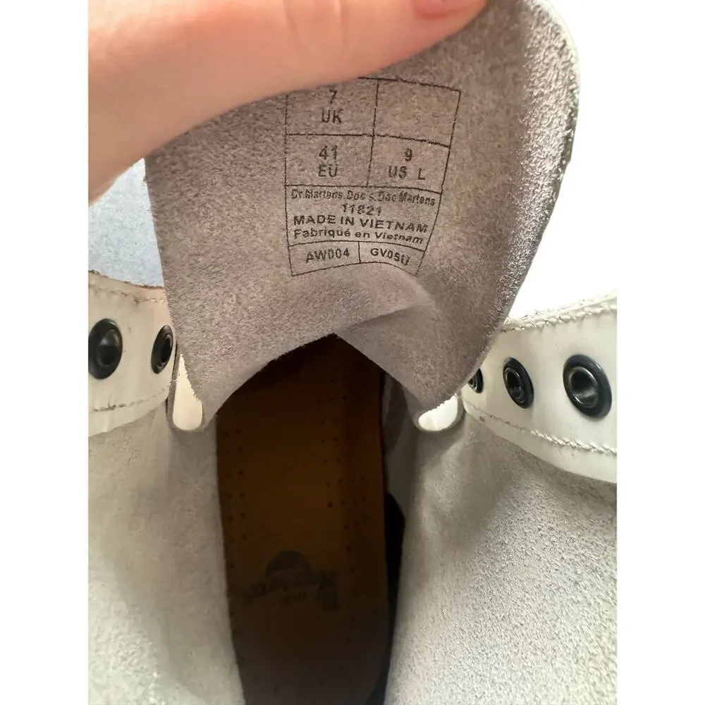 Dr. Martens 1460 Smooth Leather Lace Up Boots In White Size 9